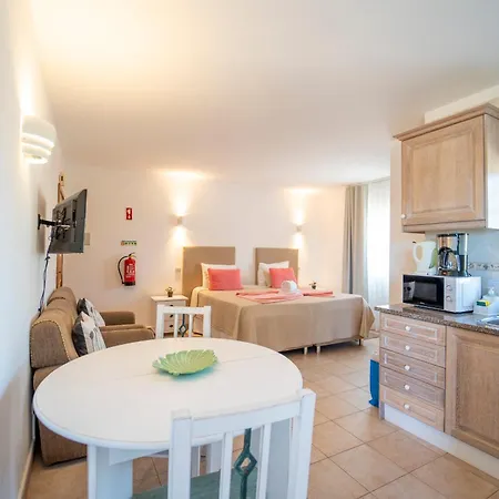 Monte Dos Avos, By Algarveblossom דירה אלבופיירה