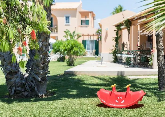 Monte Dos Avós, By Algarveblossom Albufeira